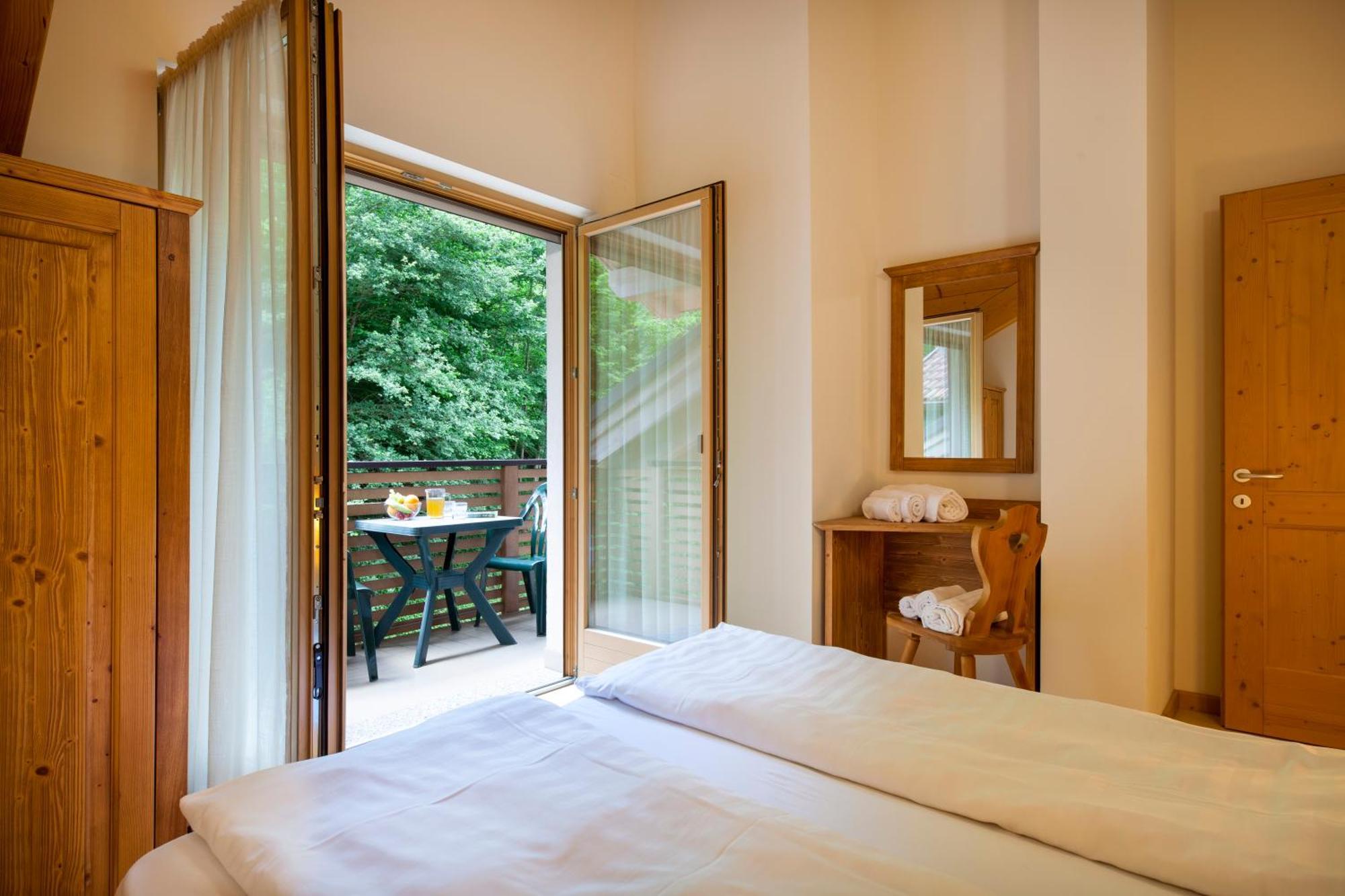 Residenza Casale Aparthotel Ponte delle Arche Kültér fotó