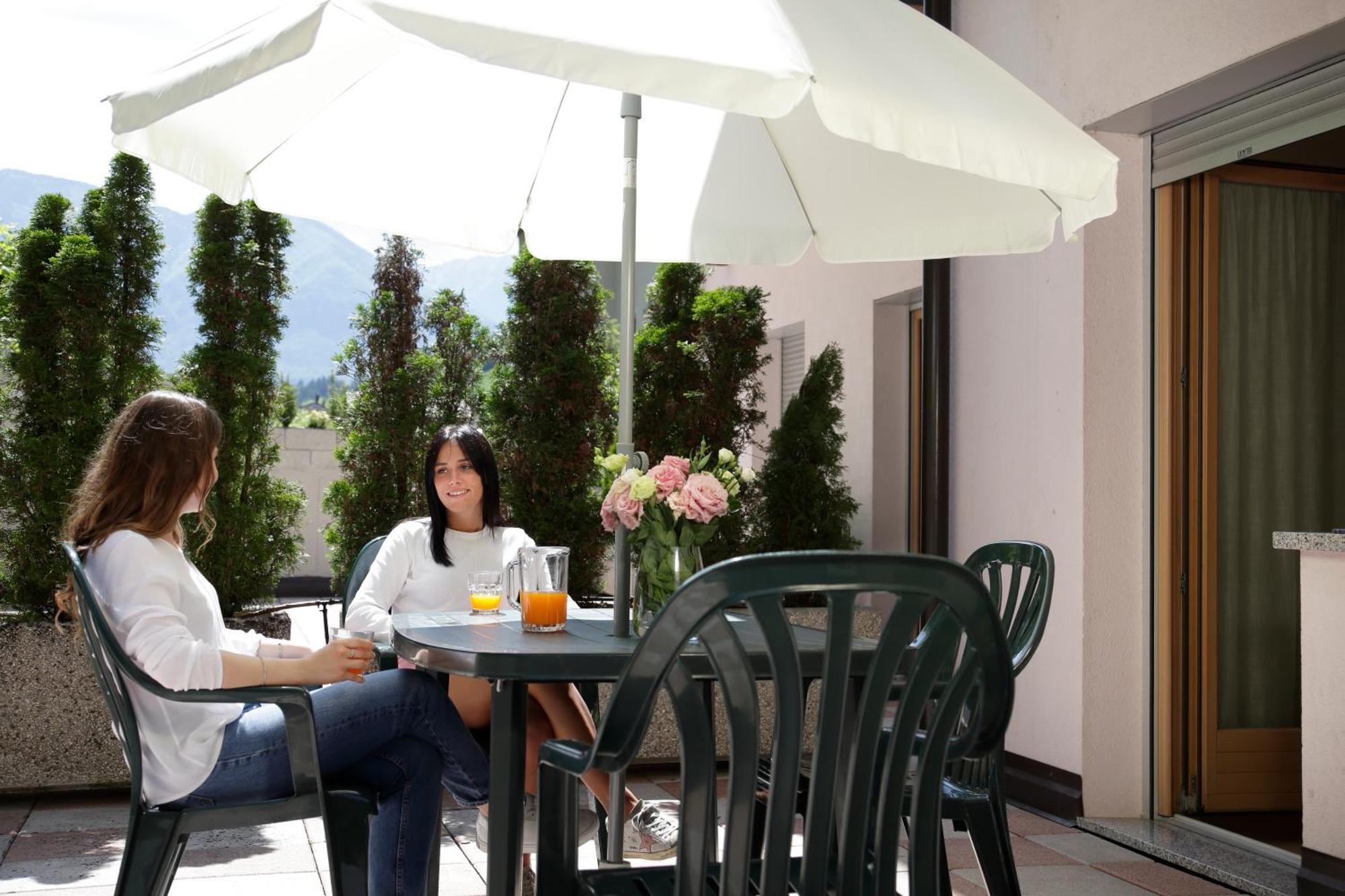 Residenza Casale Aparthotel Ponte delle Arche Kültér fotó