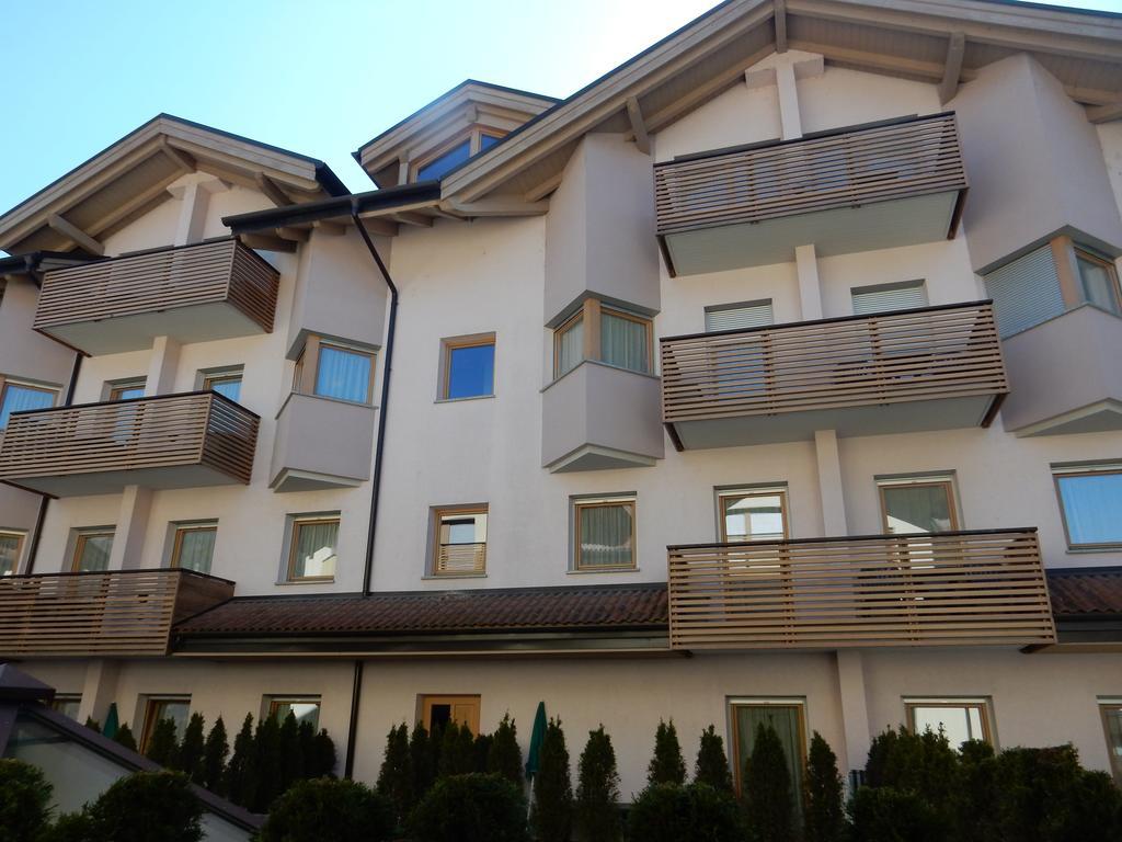 Residenza Casale Aparthotel Ponte delle Arche Kültér fotó